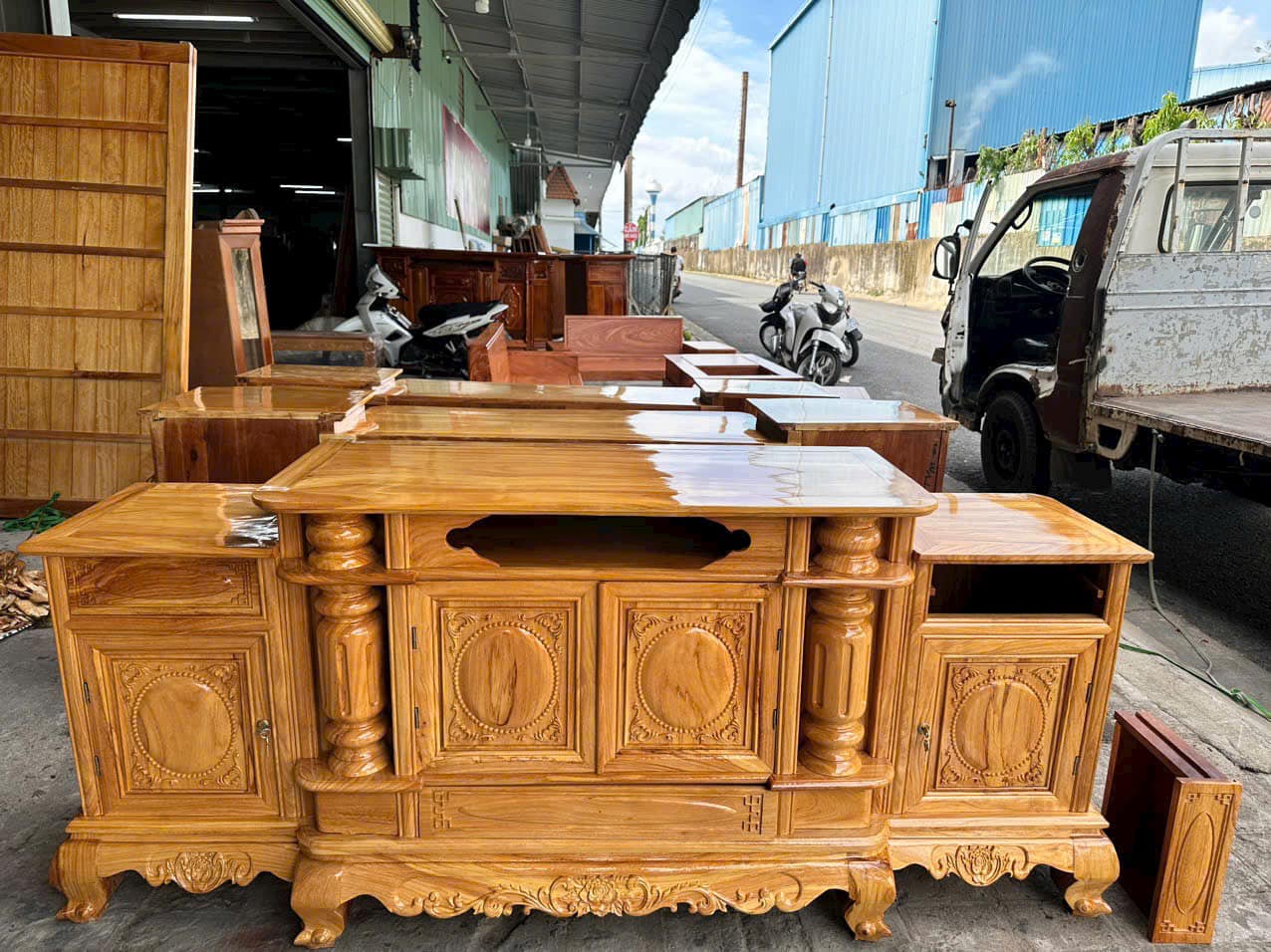 Kệ tivi gỗ