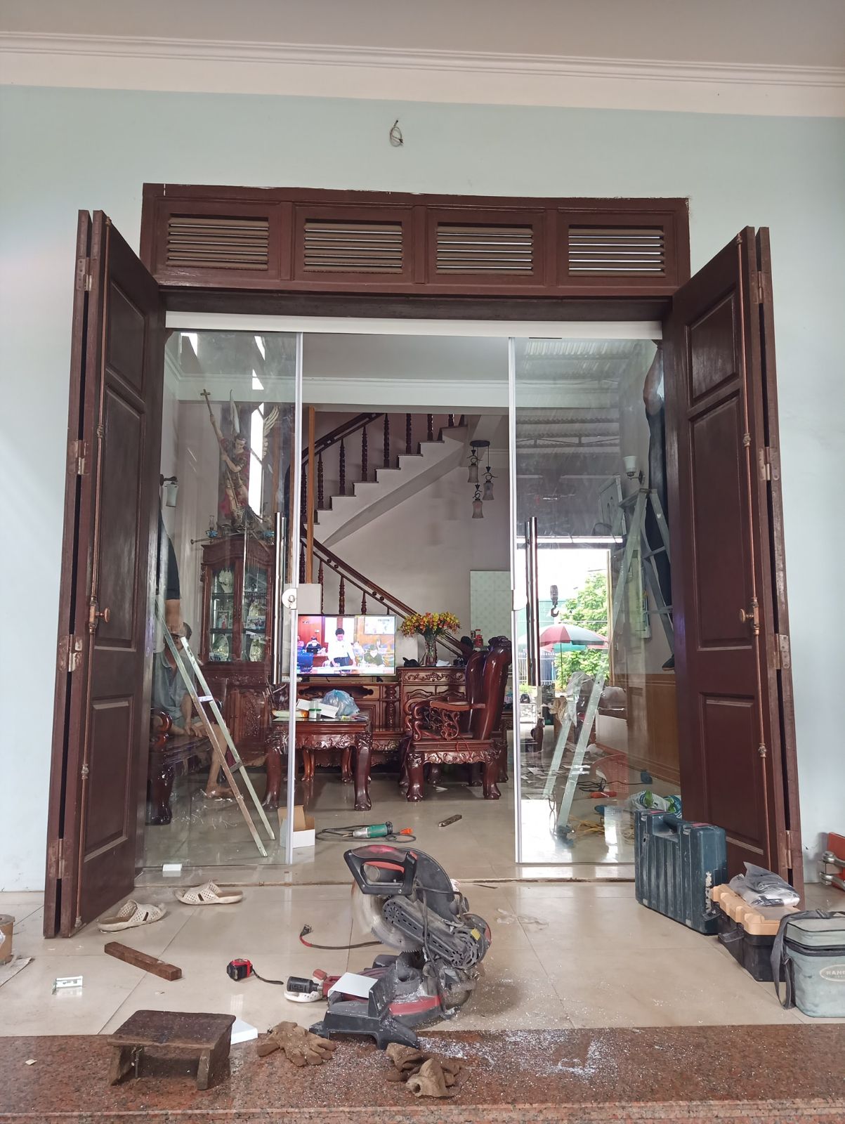 Cửa kính cường lực 