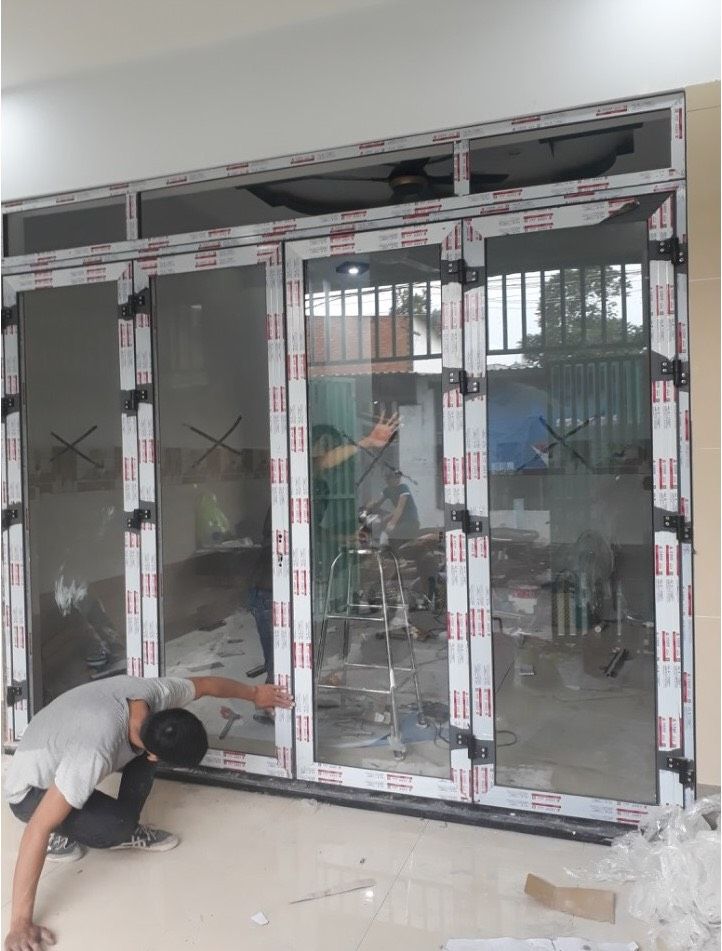 Lắp đặt cửa nhôm kính 