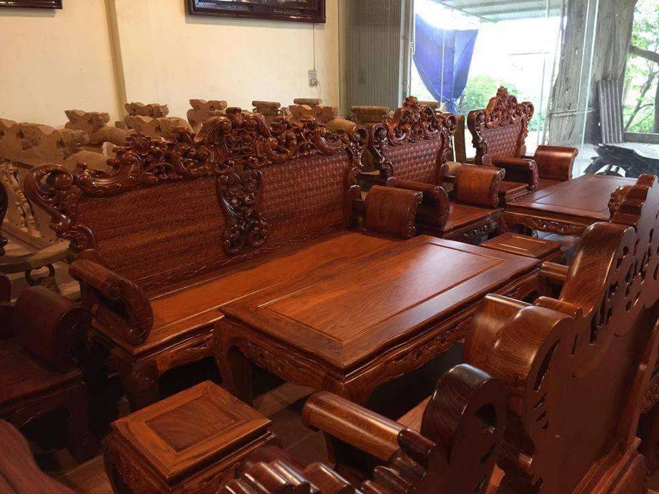 Sơn PU bàn ghế gỗ 