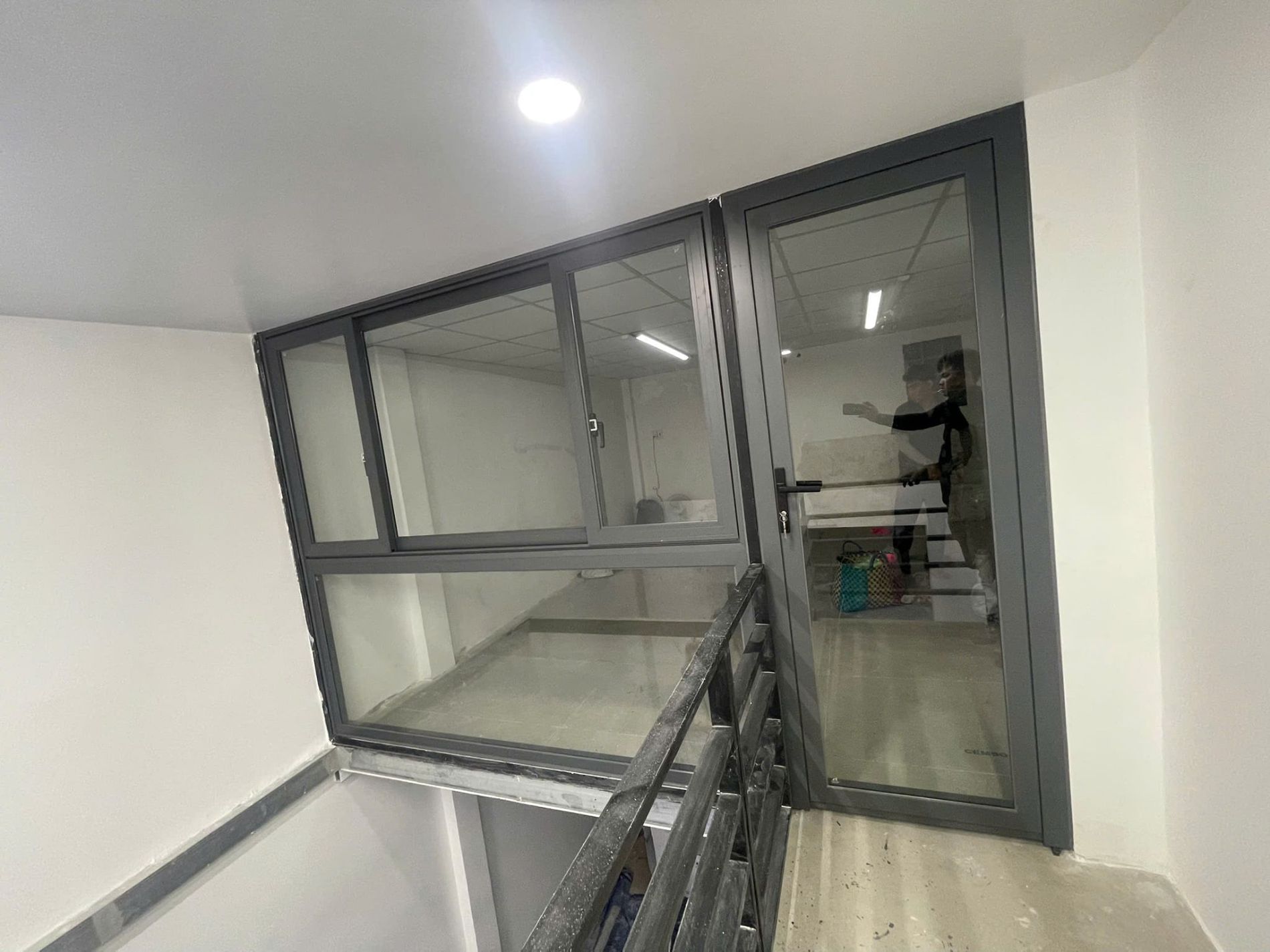 Cửa nhôm kính 