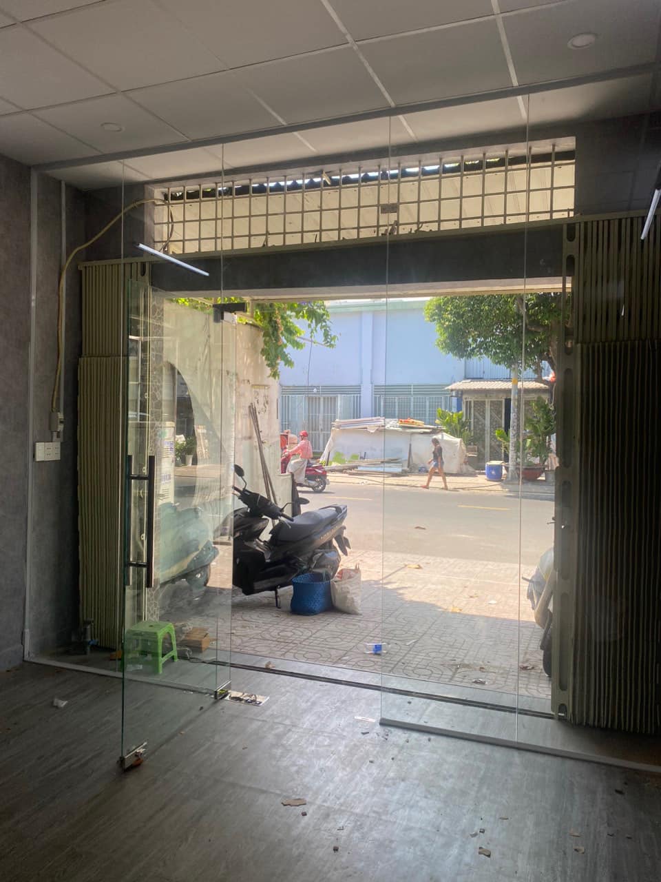Cửa kính cường lực 