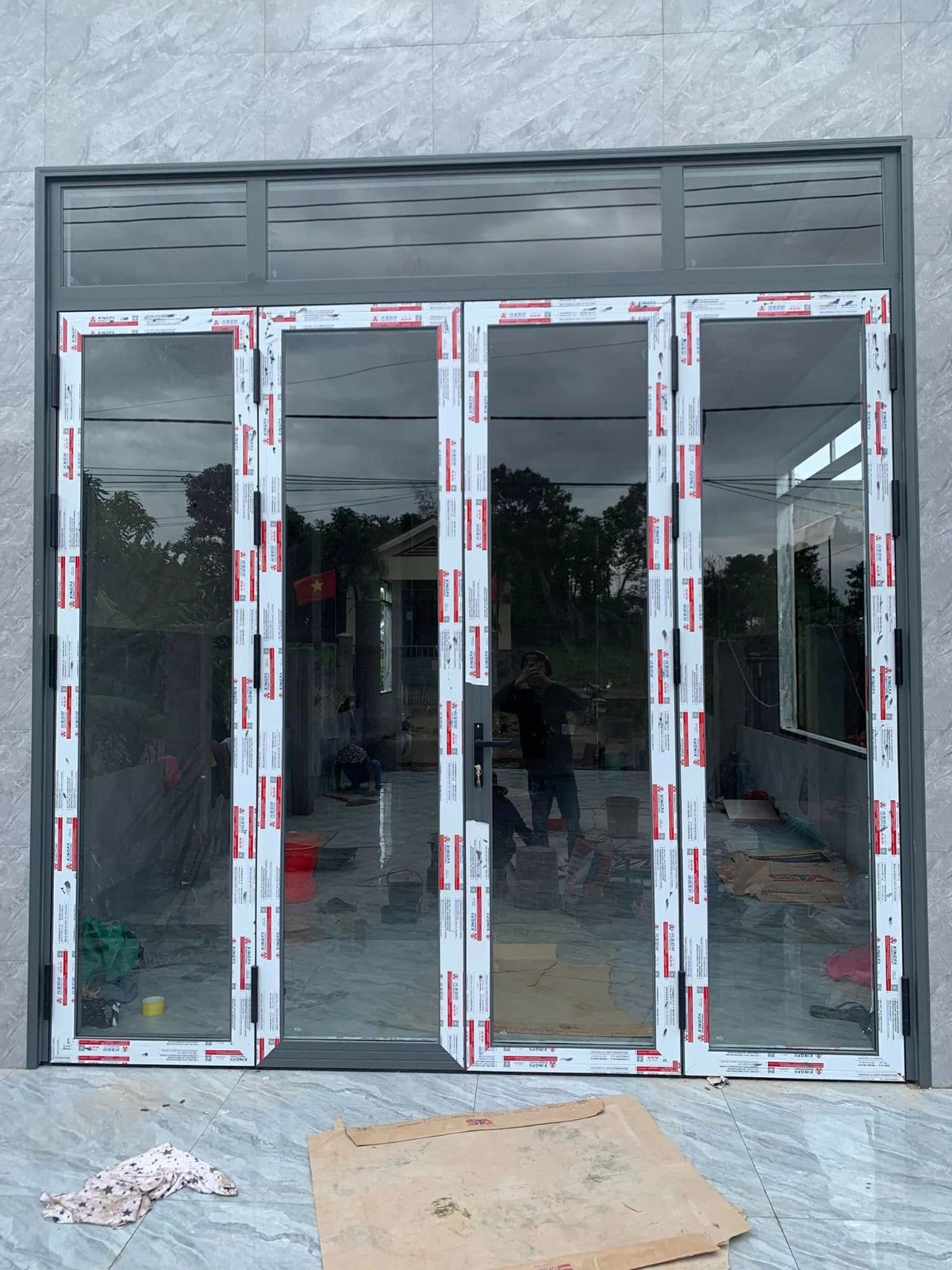 Lắp đặt cửa nhôm kính 