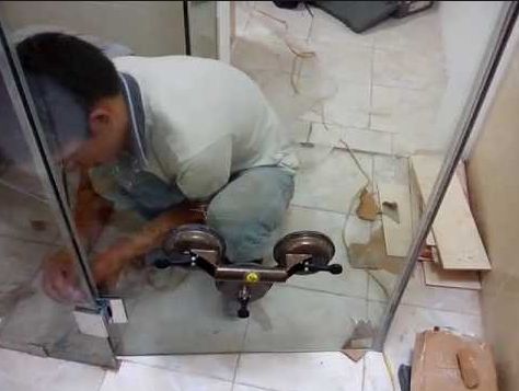 Sửa phòng tắm kĩnh