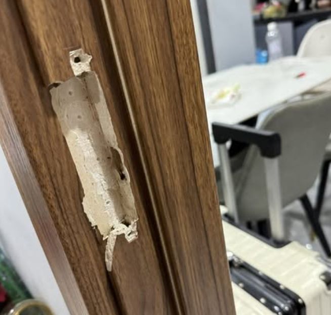 Sửa cửa bị hư