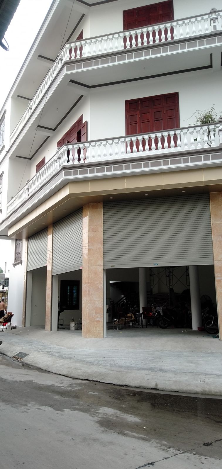 Lắp đặt cửa cuốn  