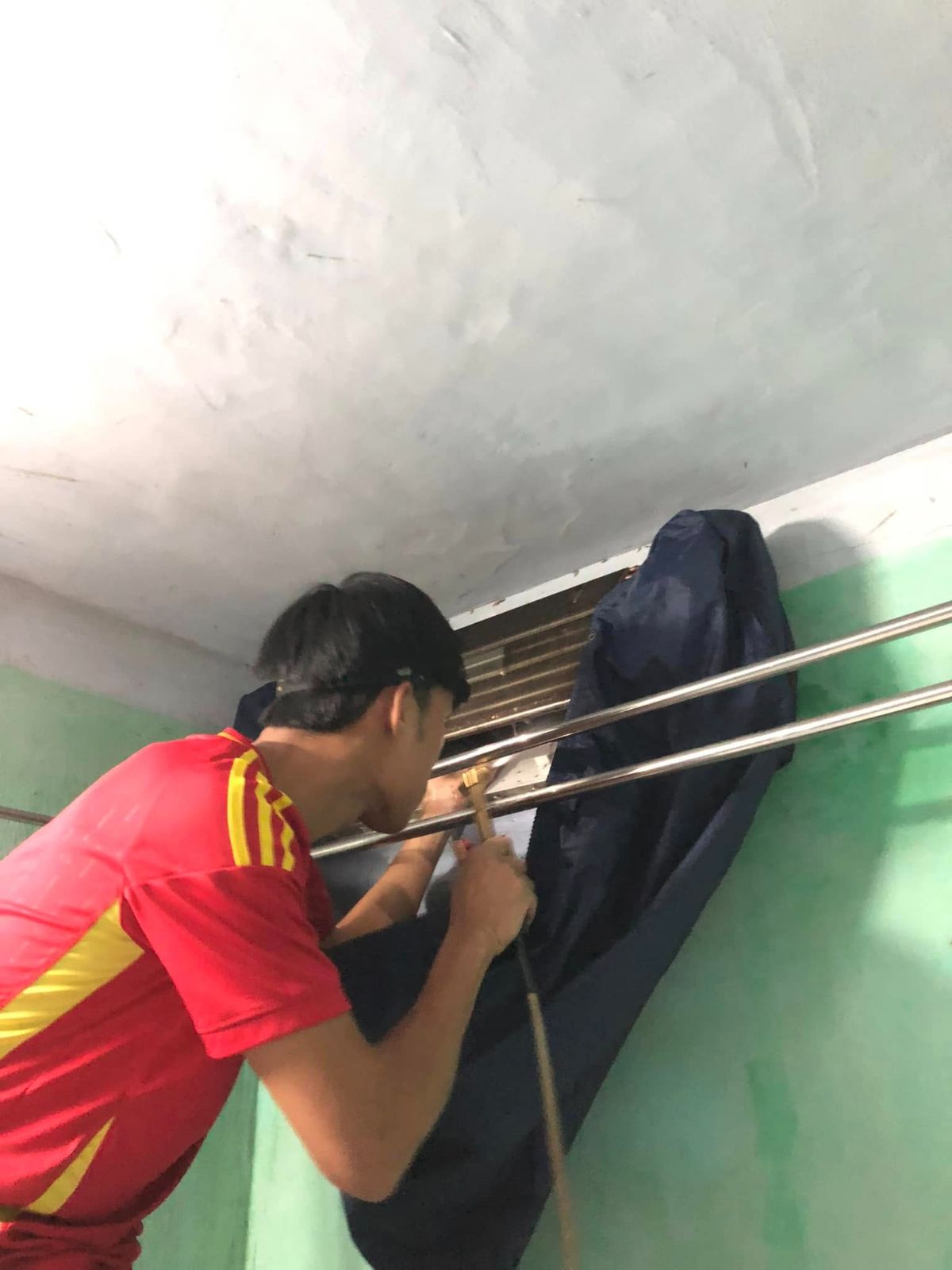 Vệ sinh máy lạnh