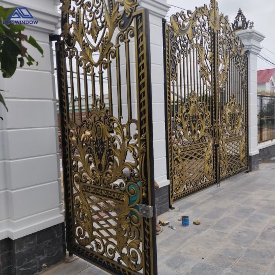 Lắp cửa nhôm đúc 