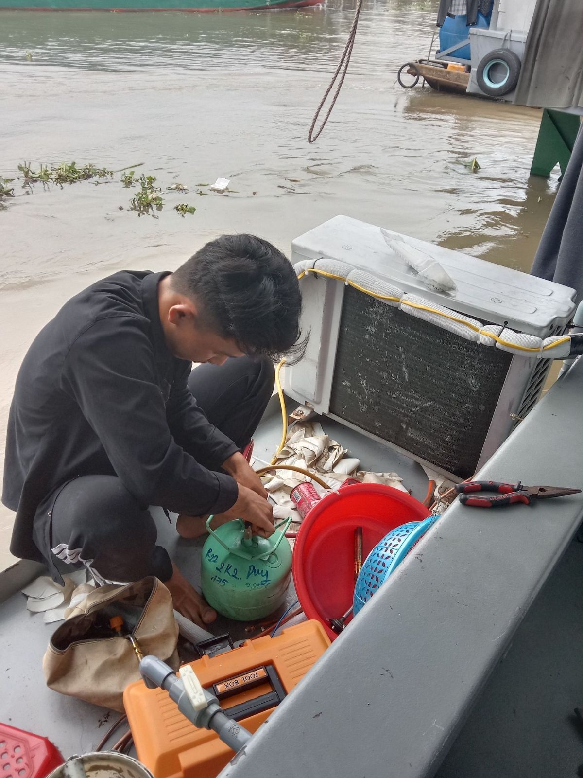 Vệ sinh máy lạnh