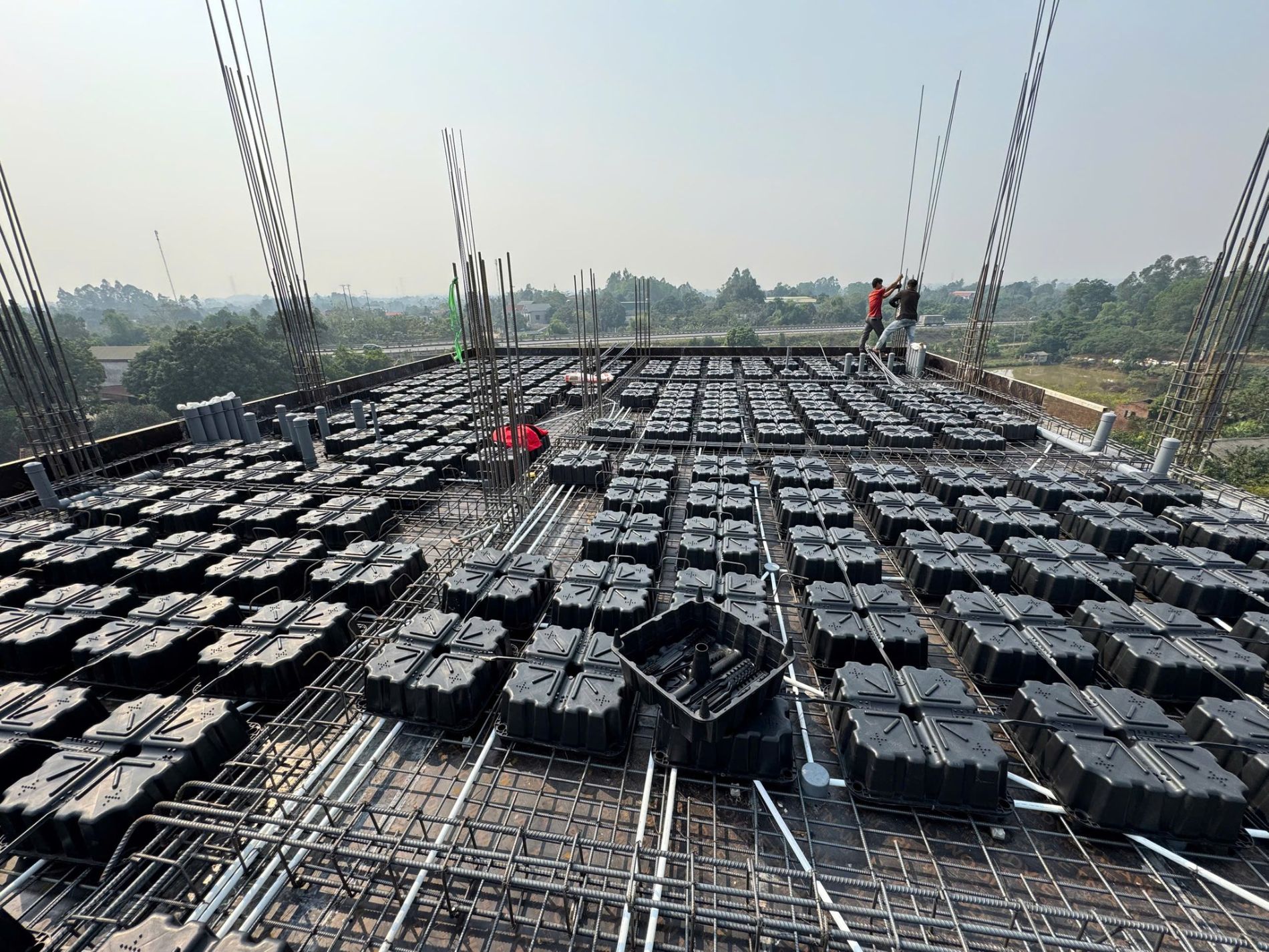 Thi công sàn phẳng không dằm