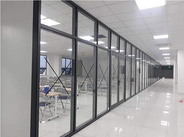 Thi công lắp đặt vách ngăn kính khung nhôm