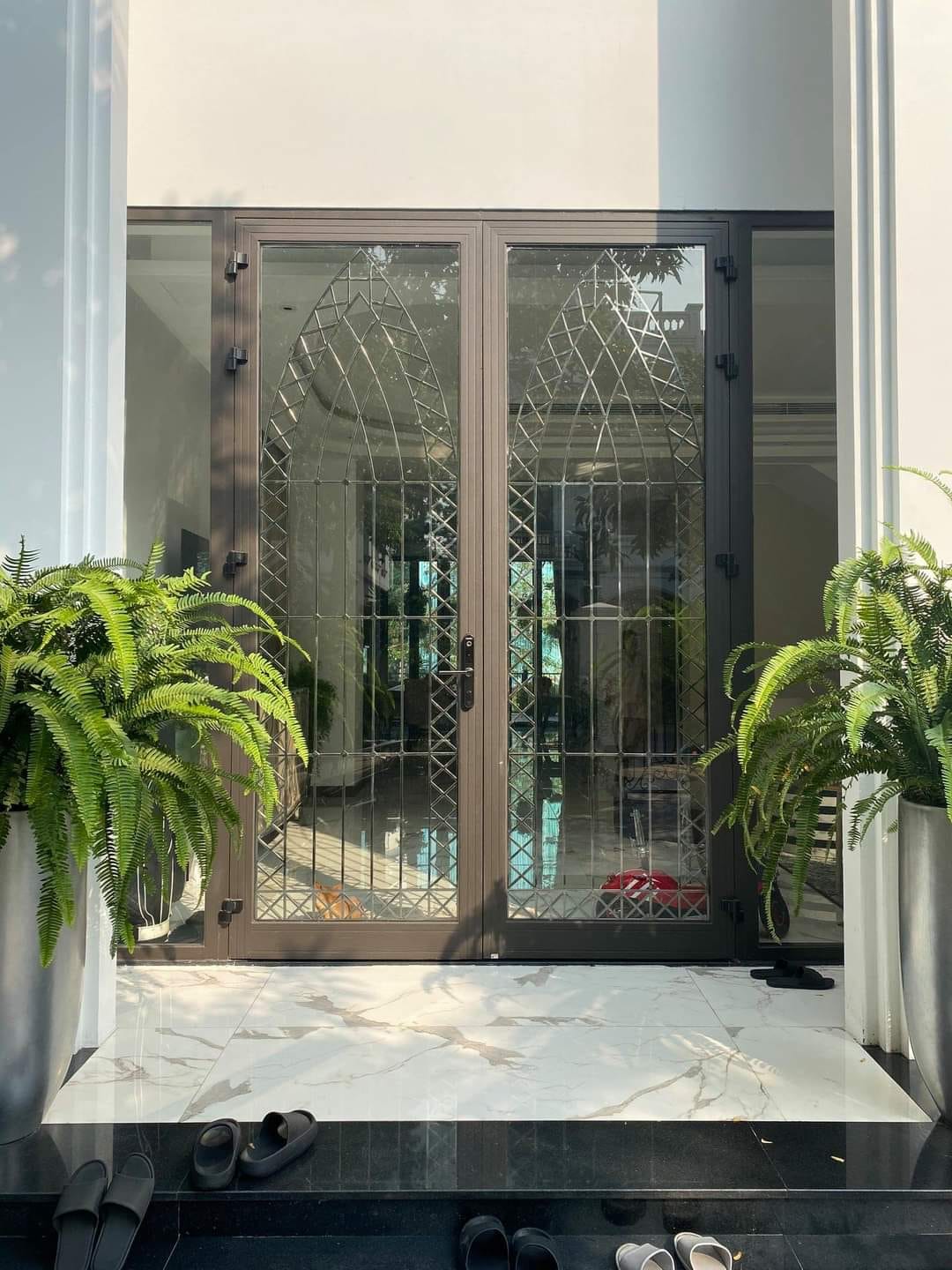 Lắp cửa nhôm kính