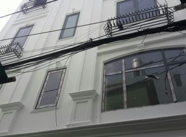Lắp cửa kính nhôm
