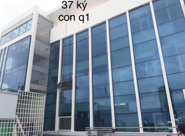 Lắp kính tòa nhà 